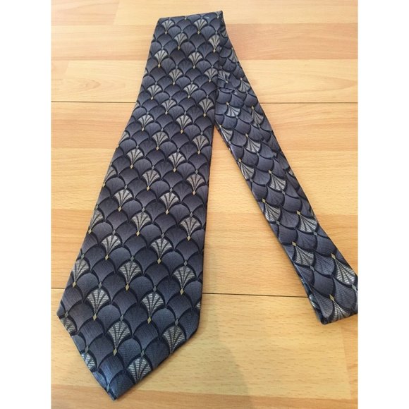 Croft & Barrow Shades Of Gray Shell Print 100% Silk Men’s Tie - Picture 7 of 7